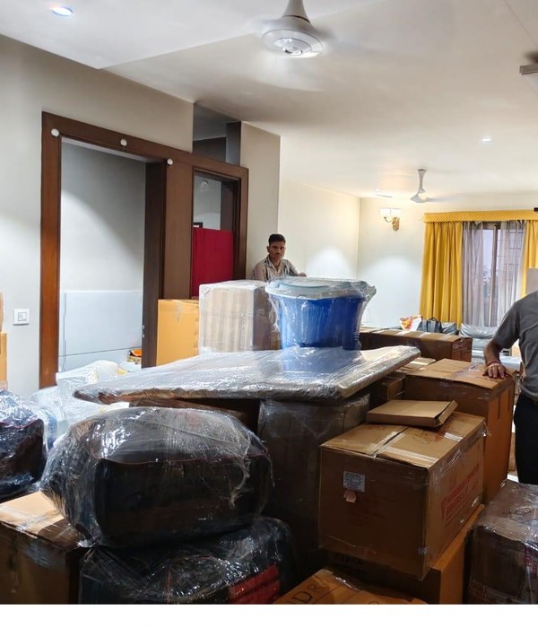 Shekhawat Packers and Movers Hubli team safely packing and loading household goods for relocation